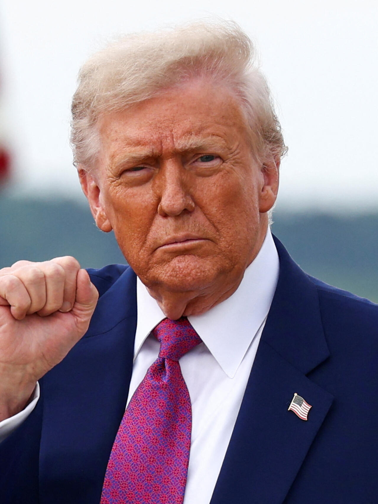 Un diplomate américain suggère à Trump d’utiliser une bombe nucléaire contre l’Iran, sous prétexte de « conseils célestes »